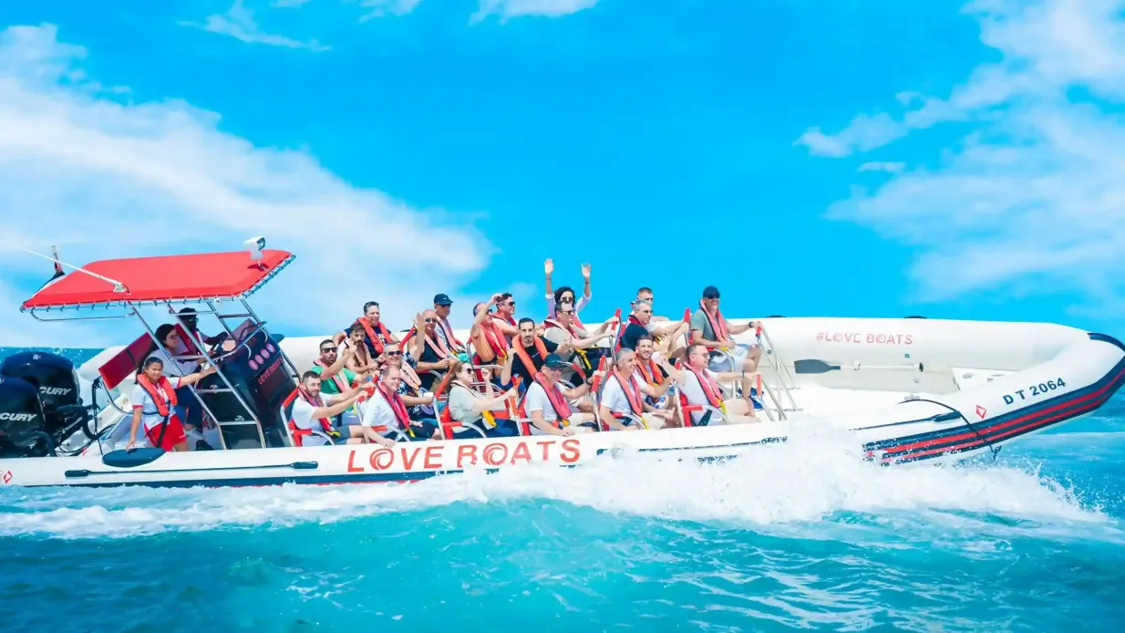 Bateaux d'amour : Excursion de 90 minutes en bateau rapide - Ain Dubai, JBR, Atlantis & Burj Al Arab