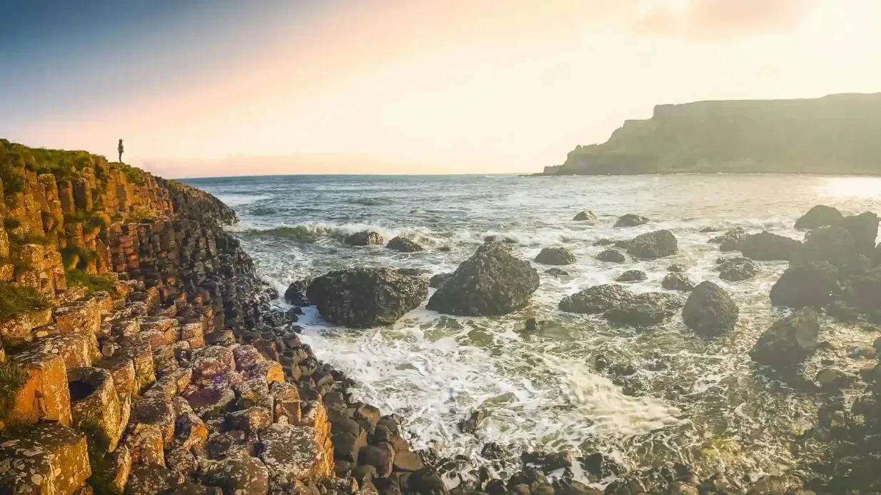 Giant's Causeway & Belfast Stadt: Tagestour mit Eintritt zu den Attraktionen