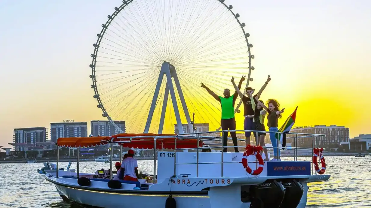Puerto Deportivo de Dubai: 60 minutos en barco por Abra Tours