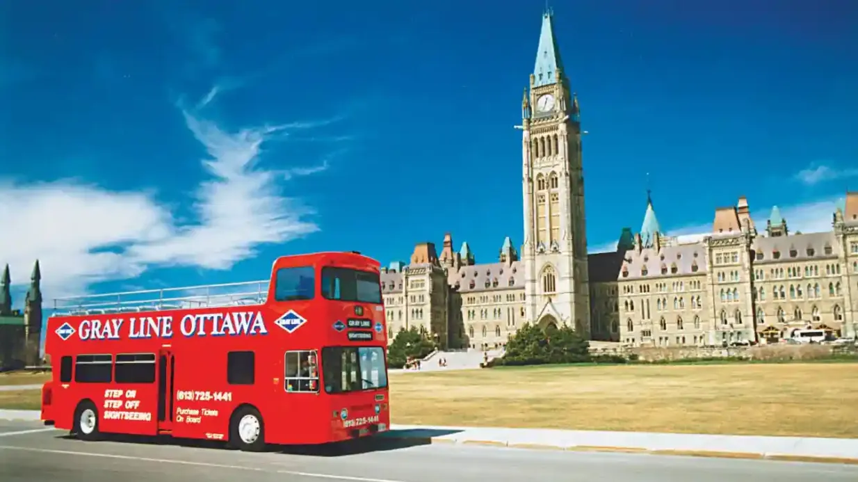 Ottawa City Tour: Hop-on Hop-off Bus Provided by Gray Line Ottawa dba Amphibus Lady Dive