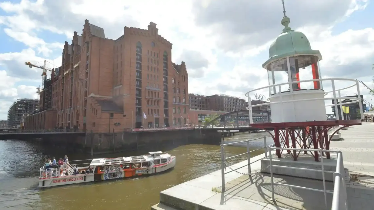 Hop-on Hop-off Harbor Tour Hamburg + International Maritime Museum Provided by Gregors GmbH