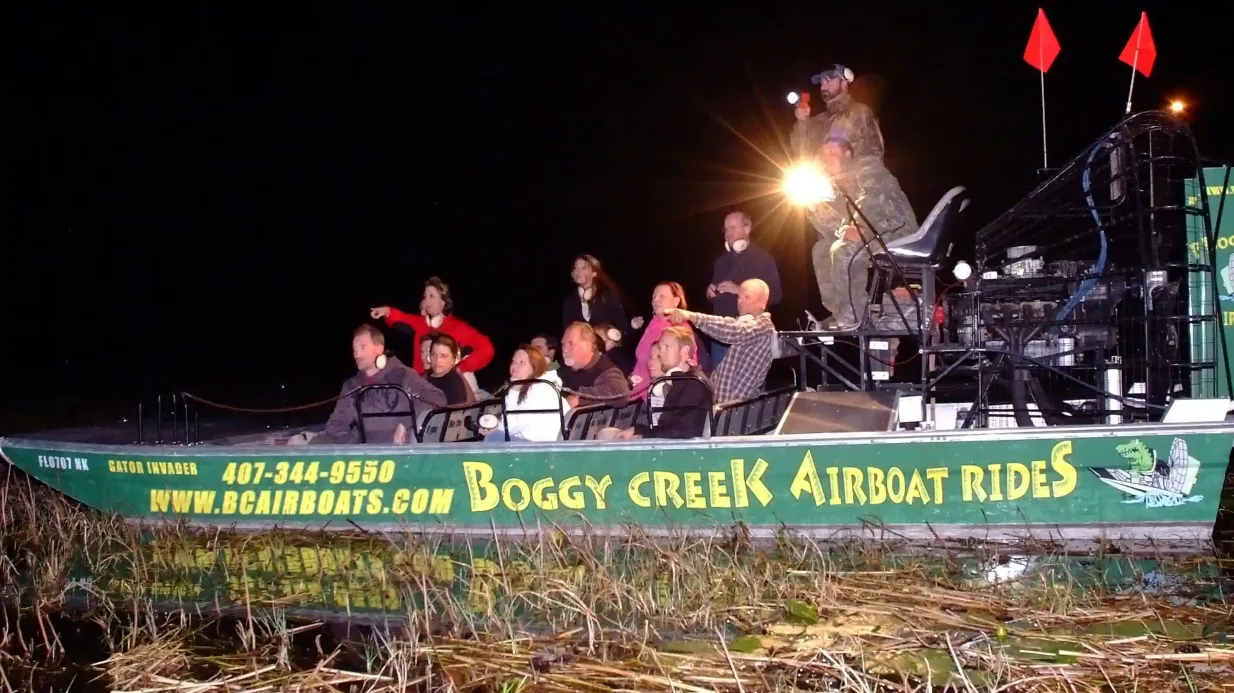 Kissimmee: Excursión nocturna de 1 hora en hidrodeslizador por los Everglades de Boggy Creek Operado por Boggy Creek Airboat Adventures