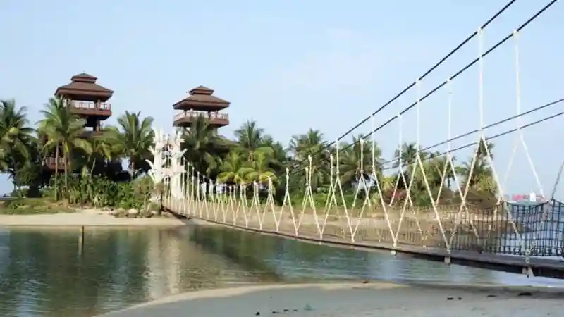 Sentosa Island: Guided Bus Tour