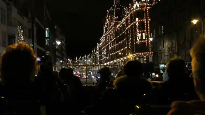 London bei Nacht: Geführte Stadtrundfahrt Bereitgestellt von See-London.co.uk Ltd