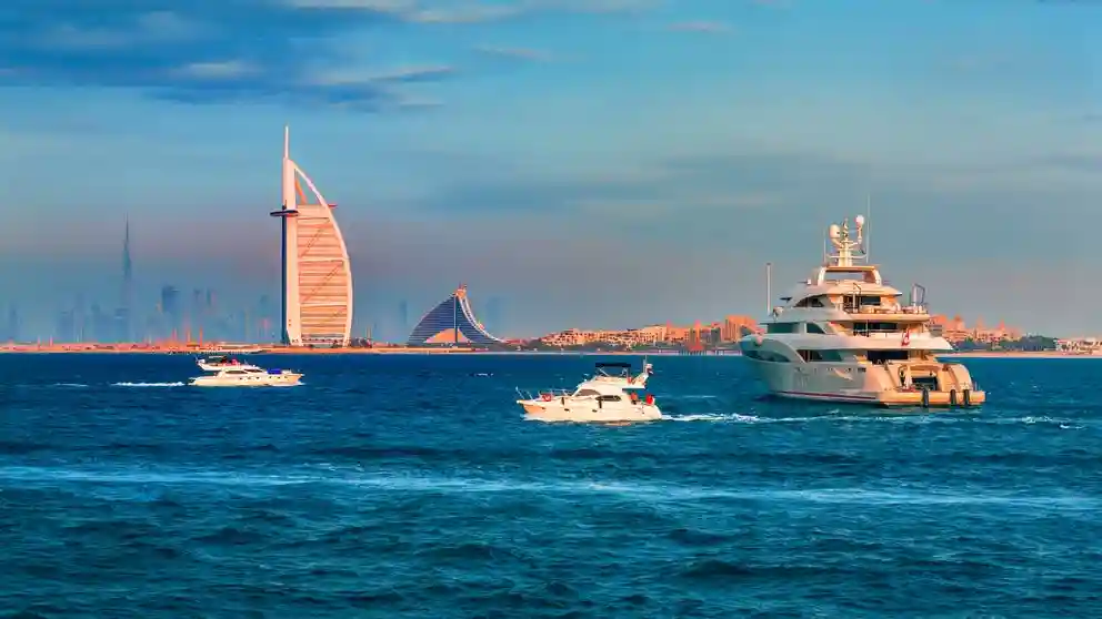 Le Barche Gialle: Tour in barca Premium di 99 minuti - Palm, Burj Al Arab e Dubai Marina