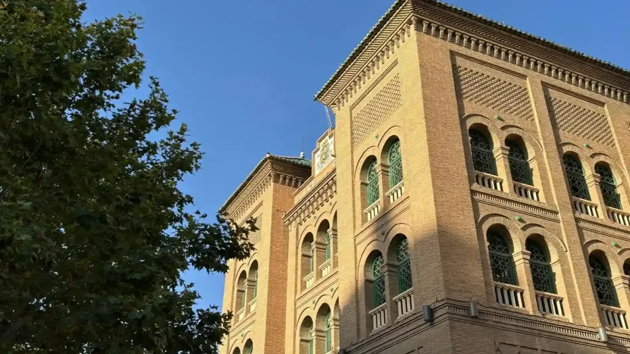 Alhambra: Eintrittskarte + Audioguide + Geführte Bustour durch Granada Bereitgestellt von My Top Tour