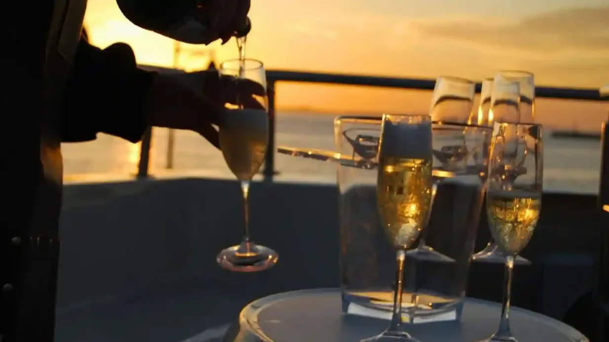 Thasos: Sunset Cruise + 1 Drink + Swim Stop Provided by Saronikos Alieftiki Shipping Company