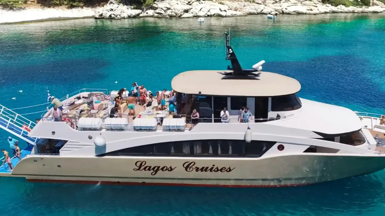 Thasos: Boat Cruise + 6 Swim Stops + Snack Provided by Saronikos Alieftiki Shipping Company