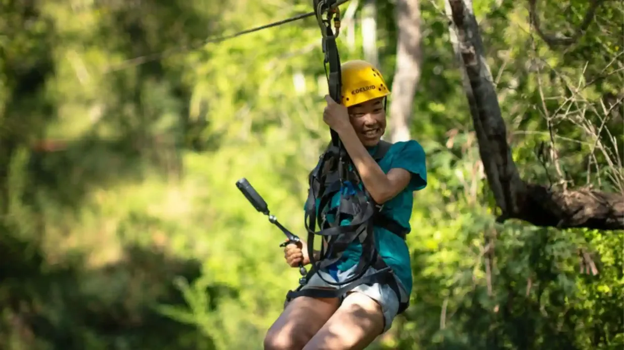 Parc d'aventure Coral Crater : Randonnée en VTT + 6 tyroliennes Fournie par Coral Crater Adventure Park