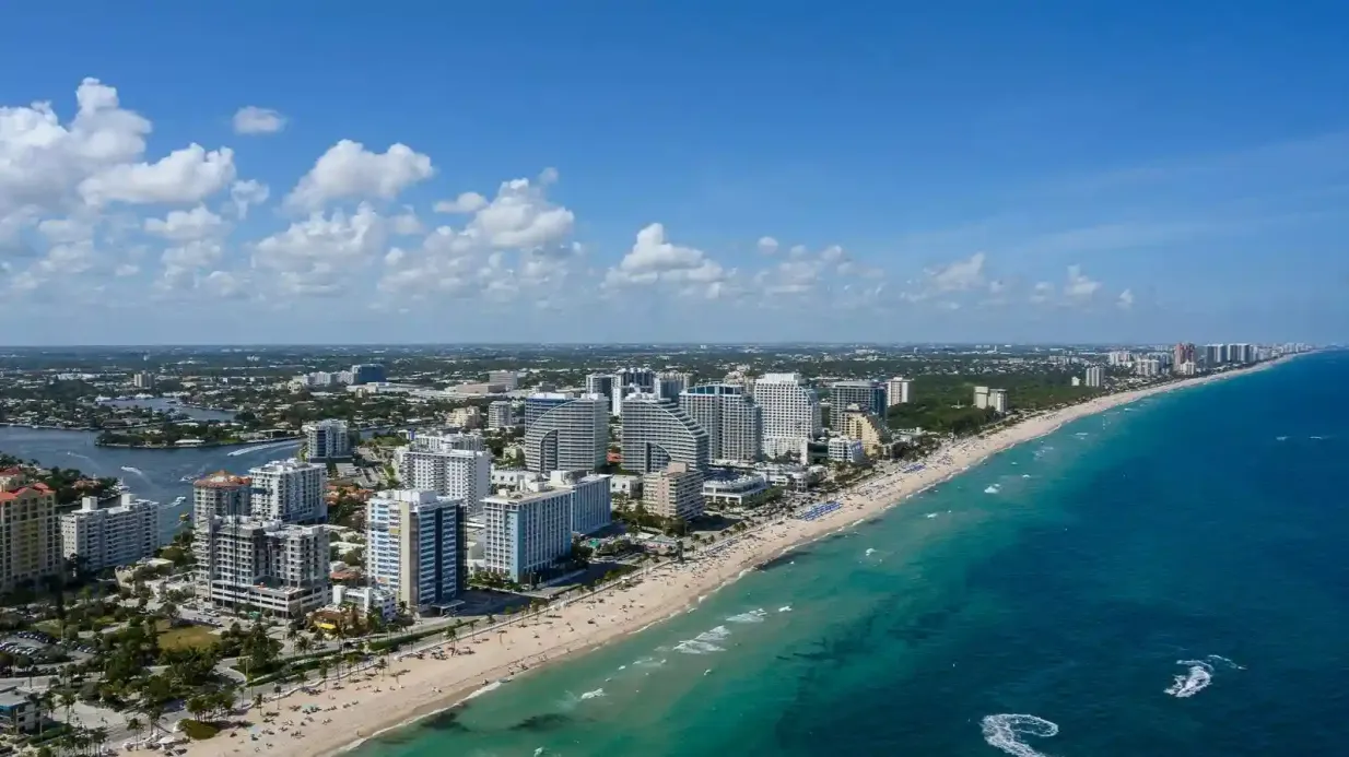 Playa de Hollywood: Excursión privada en helicóptero de 20 minutos desde Fort Lauderdale Operado por Helitrent Aviation INC (DBA: Keen Fly)