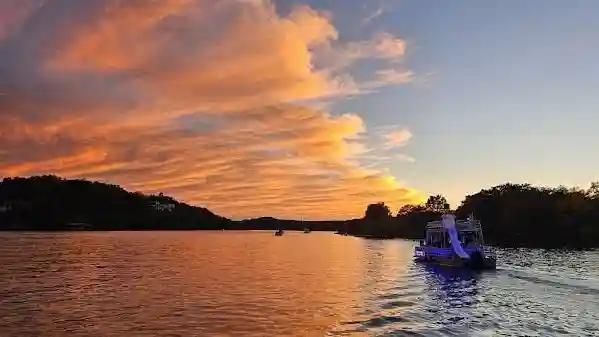 Lake Austin: Bootstour bei Sonnenuntergang - Scenic Tour