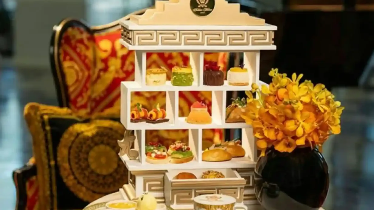 Palacio Versace: High Tea en Mosaico