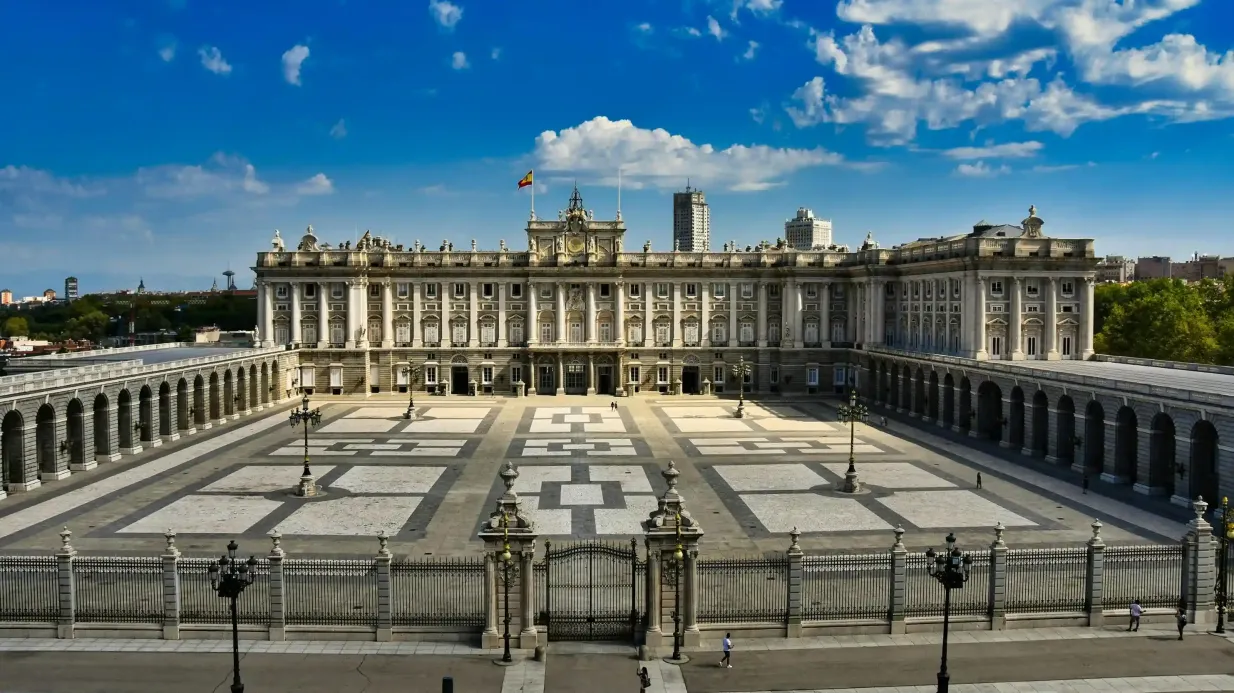 Palais royal de Madrid : Visite guidée en petit groupe Fournie par Granada Incoming Card SL
