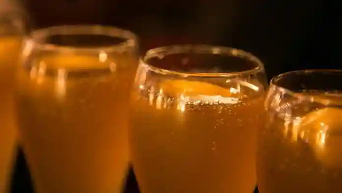 Combo Cocktail und Essen Geschichte Tour Bereitgestellt von Fareharbor Marketplace USD