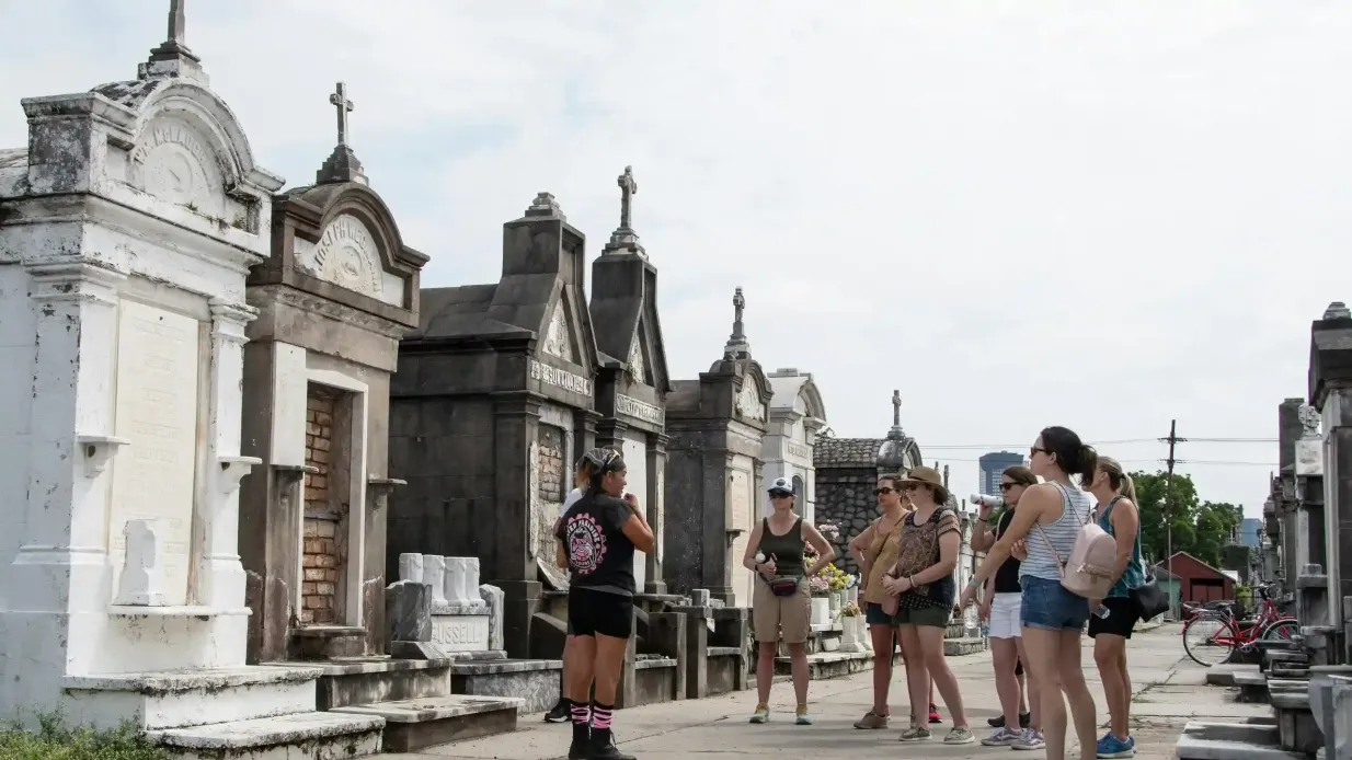 Garden District e cimitero: tour in bici