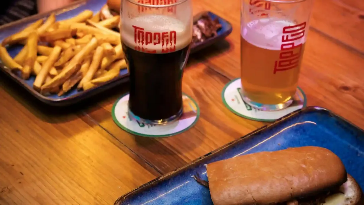 Dublin: Passeio pedestre guiado por pequenos grupos com cerveja artesanal + almoço