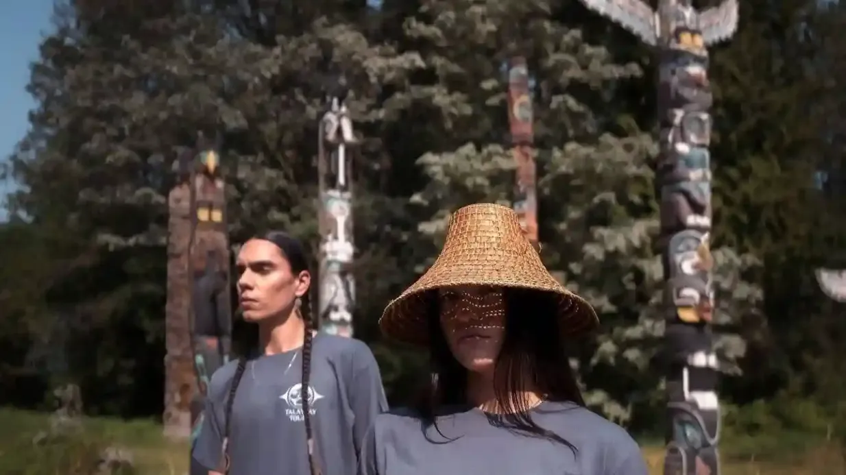 Stanley Park: Guided Totem Poles Walking Tour