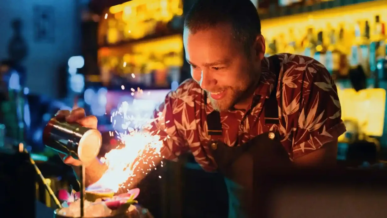 Melbourne: Small Group Guided Pub Crawl + Drink