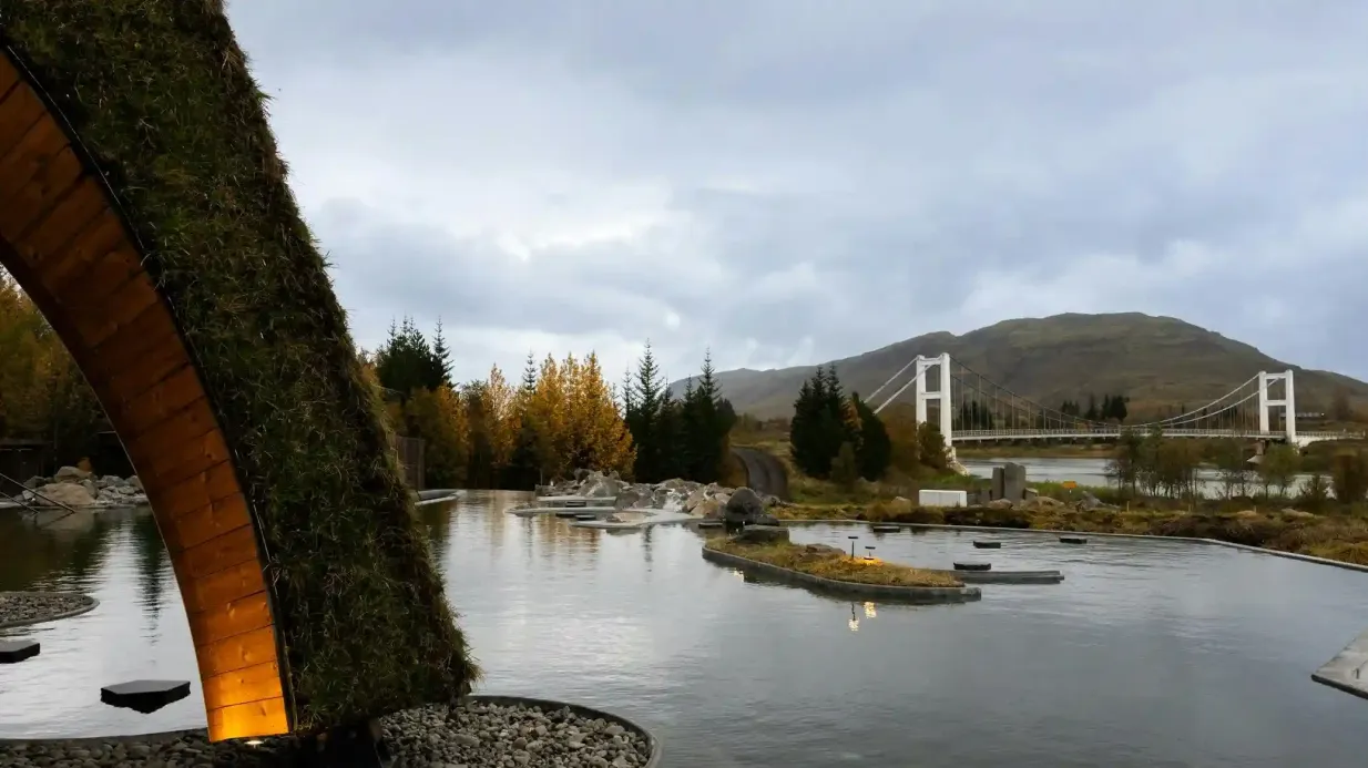 Laguna de Laugarás: Entrada + Comida de 2 platos Operado por Laugarás Lagoon