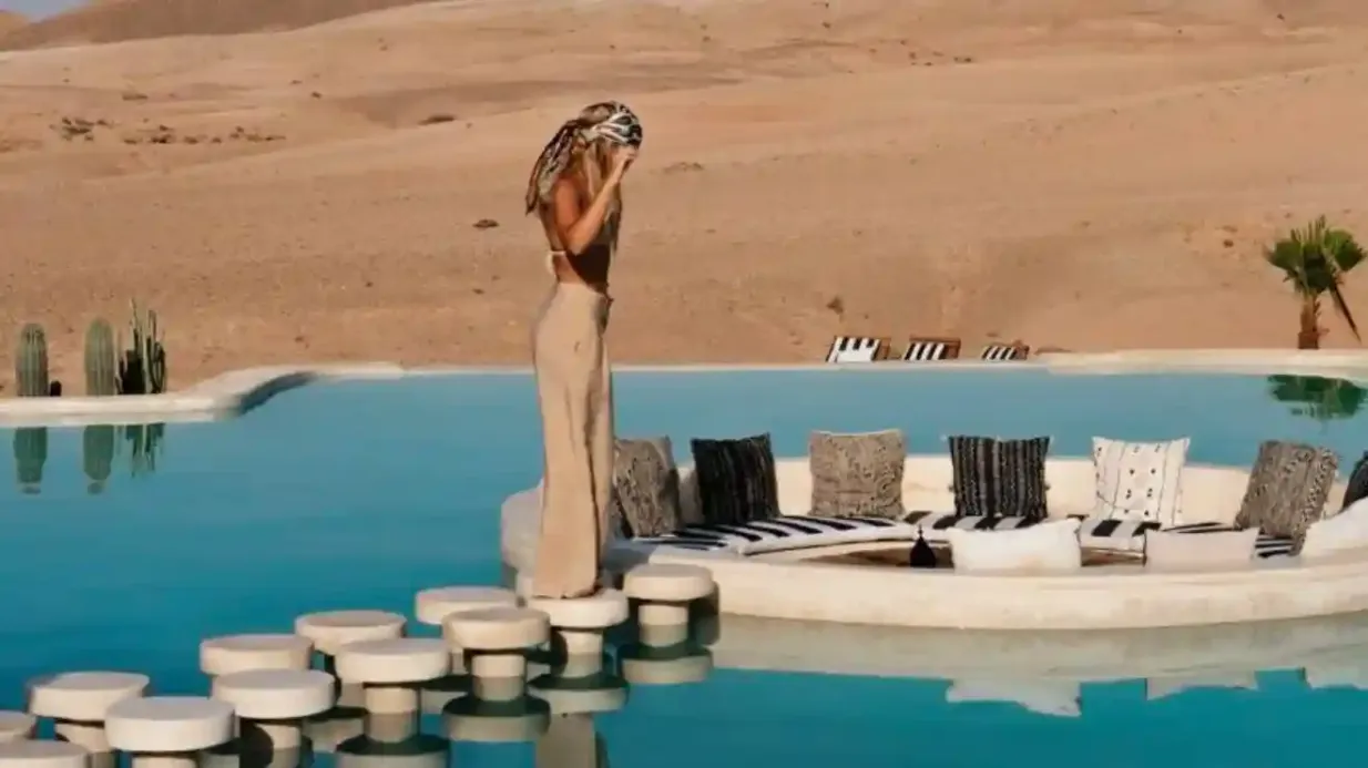Desierto de Agafay: Excursión guiada desde Marrakech + Comida + Acceso a la piscina Operado por Enjoy Travel Morocco