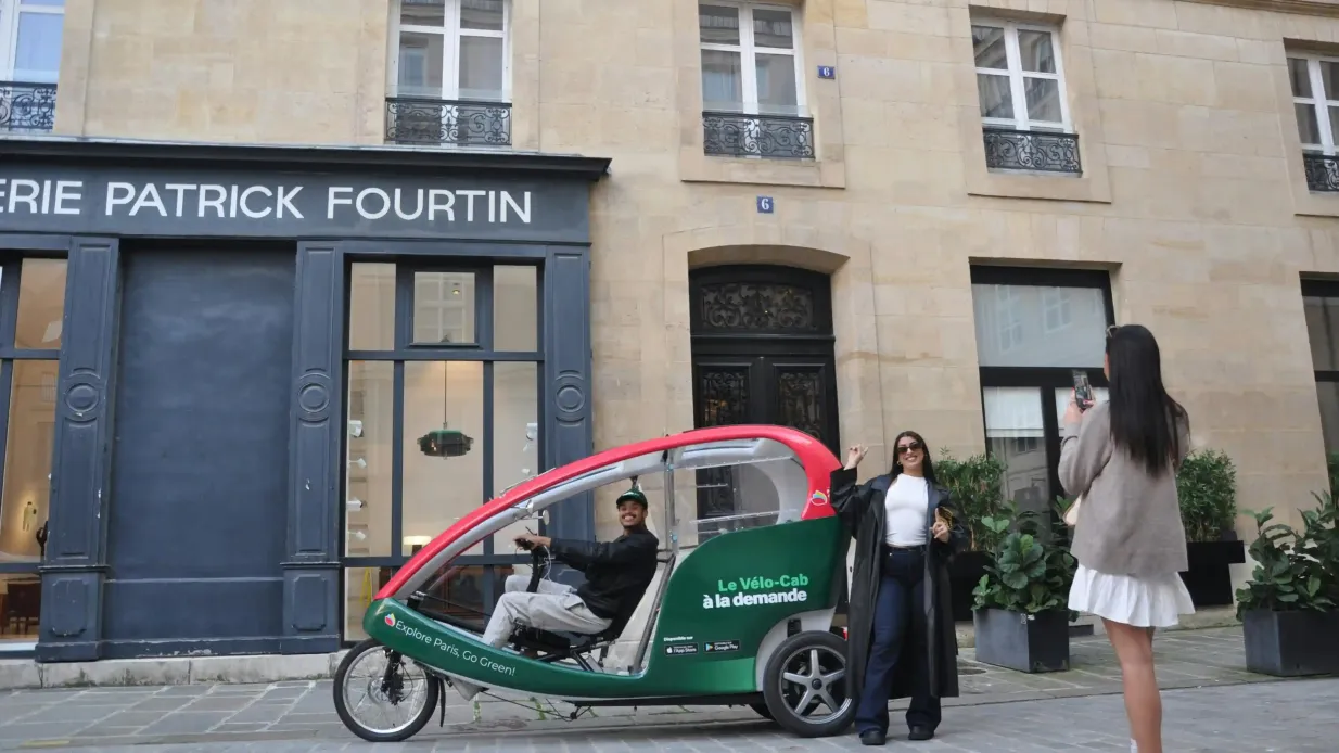 Paris: "Emily in Paris" Private Guided Rickshaw Tour