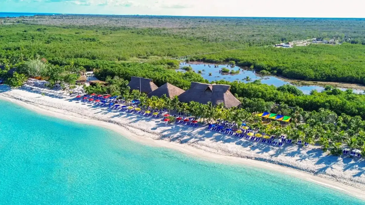 KUZÁ Beach & Adventure Park: Passe Deluxe + Experiência Zipline Organizado por GLOBAL CRUISES MX