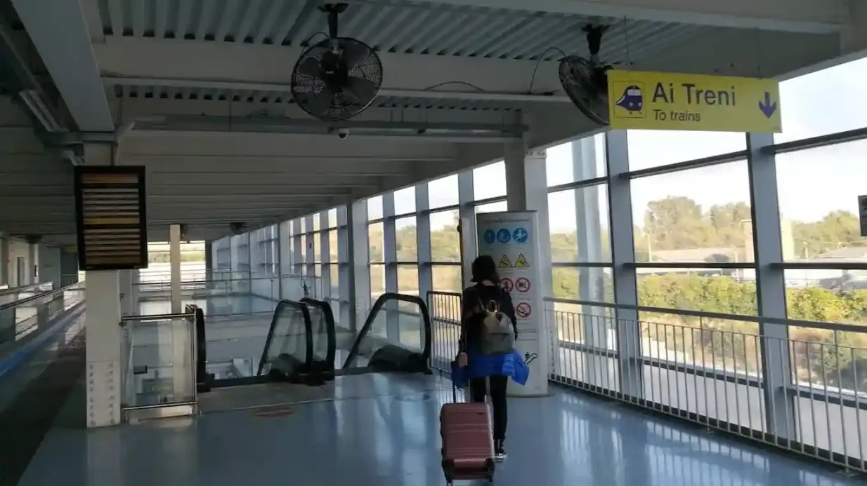 Cagliari: Trasferimento in treno di sola andata dall'aeroporto di Elmas alla stazione di Cagliari