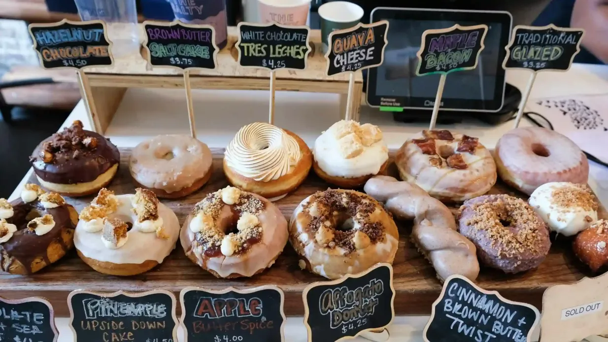 Miami Wynwood Art District: Guided Donut Tour Provided by Underground Donut Tour