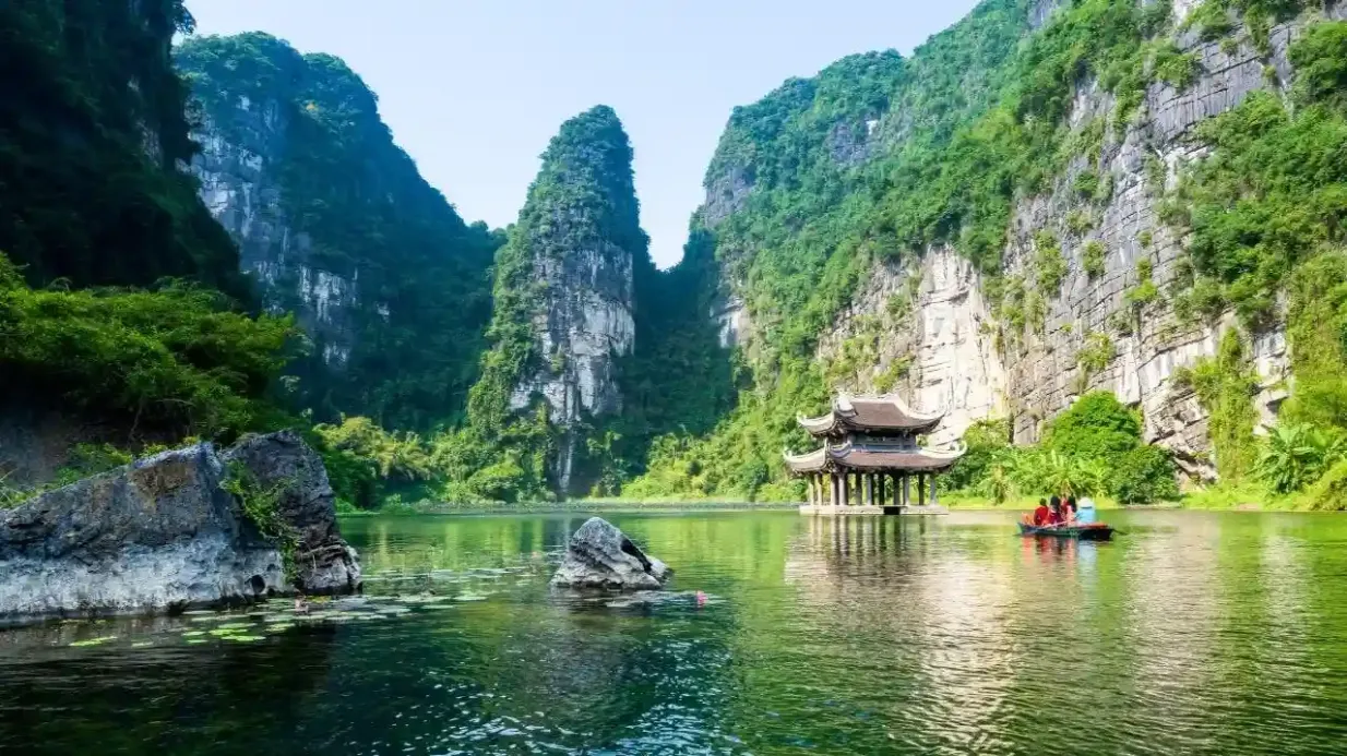 Hoa Lu, Trang An y Cueva de Mua: Excursión guiada de un día desde Hanói + Almuerzo