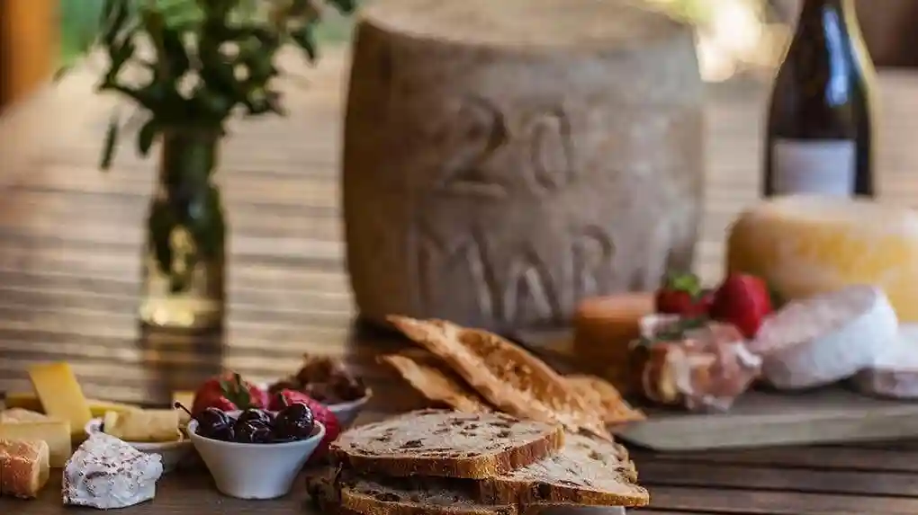 Île Bruny : Visite gastronomique guidée depuis Hobart + Traversée en ferry + Entrée au musée Bligh Fournie par Pennicott Wilderness Journeys