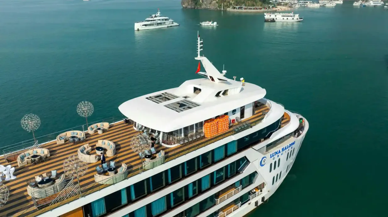 Bahía de Ha Long: Luna Cruise + Sung Sot y Ti Top + Traslados opcionales + Comidas Operado por SST TRAVEL