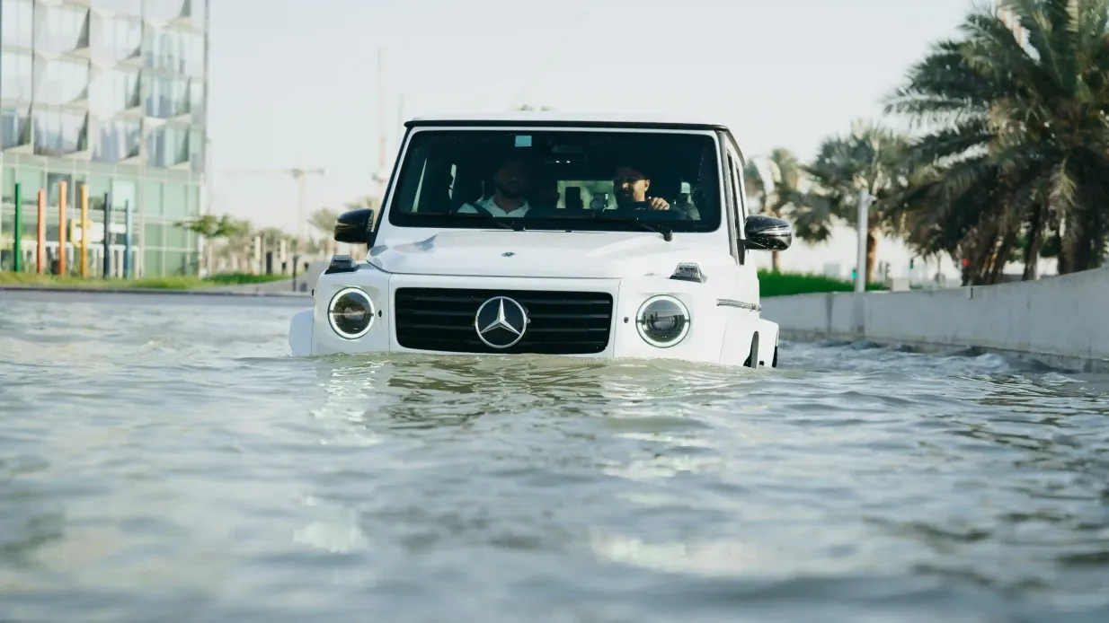 Mercedes-Benz Off Road Experience Center: G-500 Selbstfahrt + Mittagessen oder Abendessen