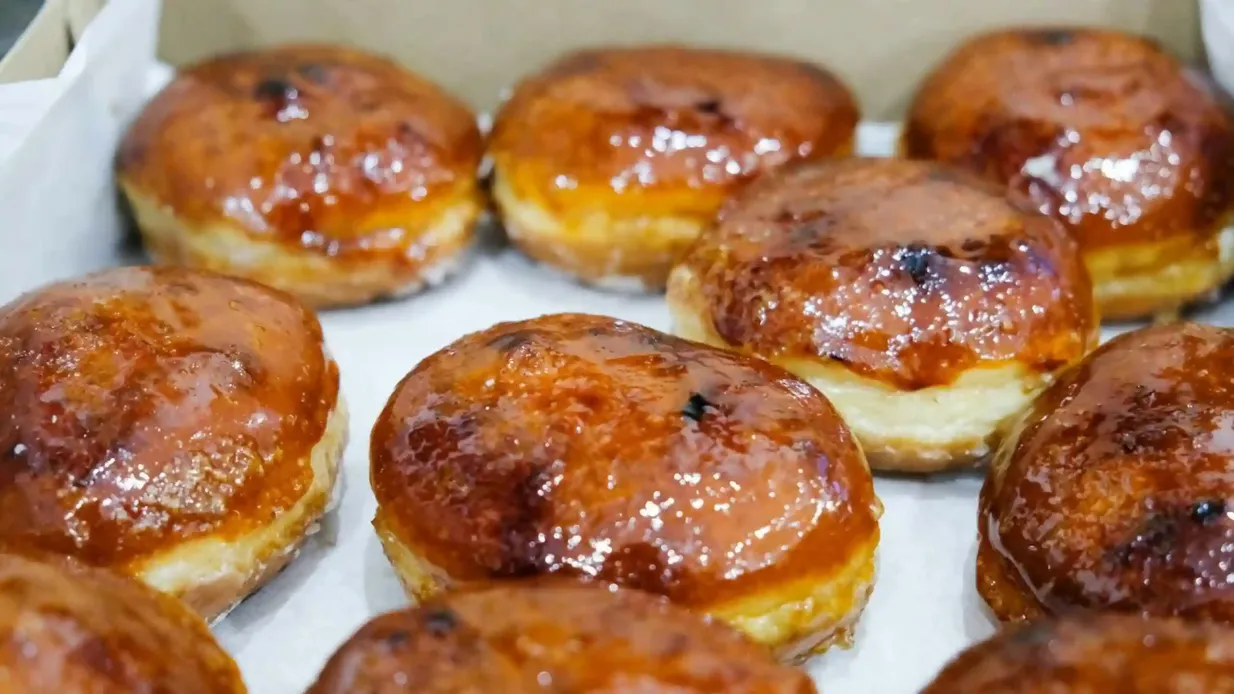 New York City: Brooklyn Donut Tasting Guided Tour Provided by Underground Donut Tour