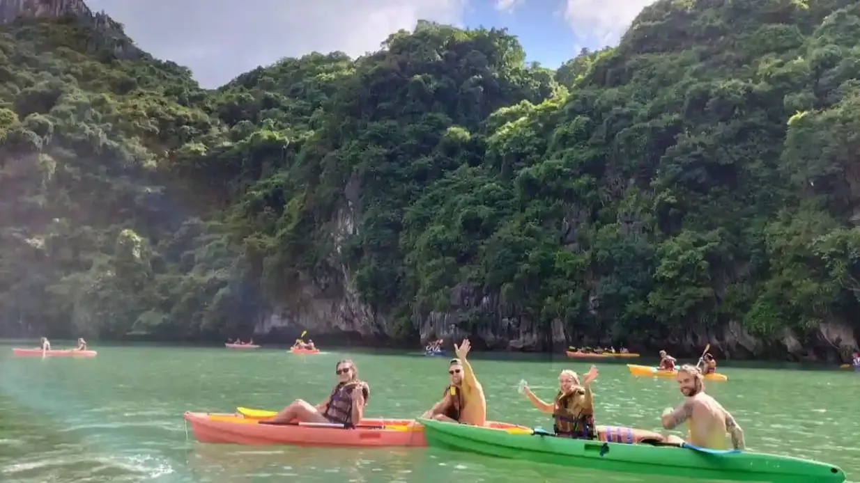 Ha Long Bucht: Bootstour ab Hanoi + Mittagessen vom Buffet + optionaler Transfer Bereitgestellt von Real Vietnam Travel Company Limited