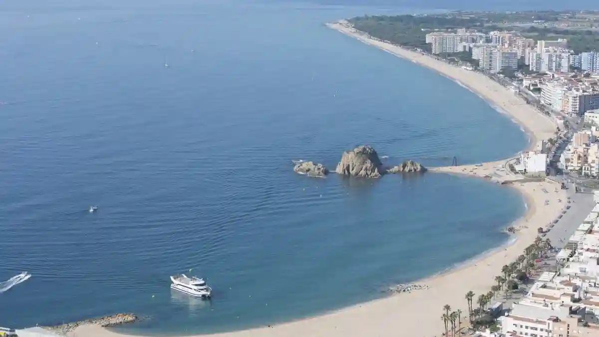 Blanes: Roundtrip Boat from Tossa de Mar Provided by DOFITOURS, S.L.