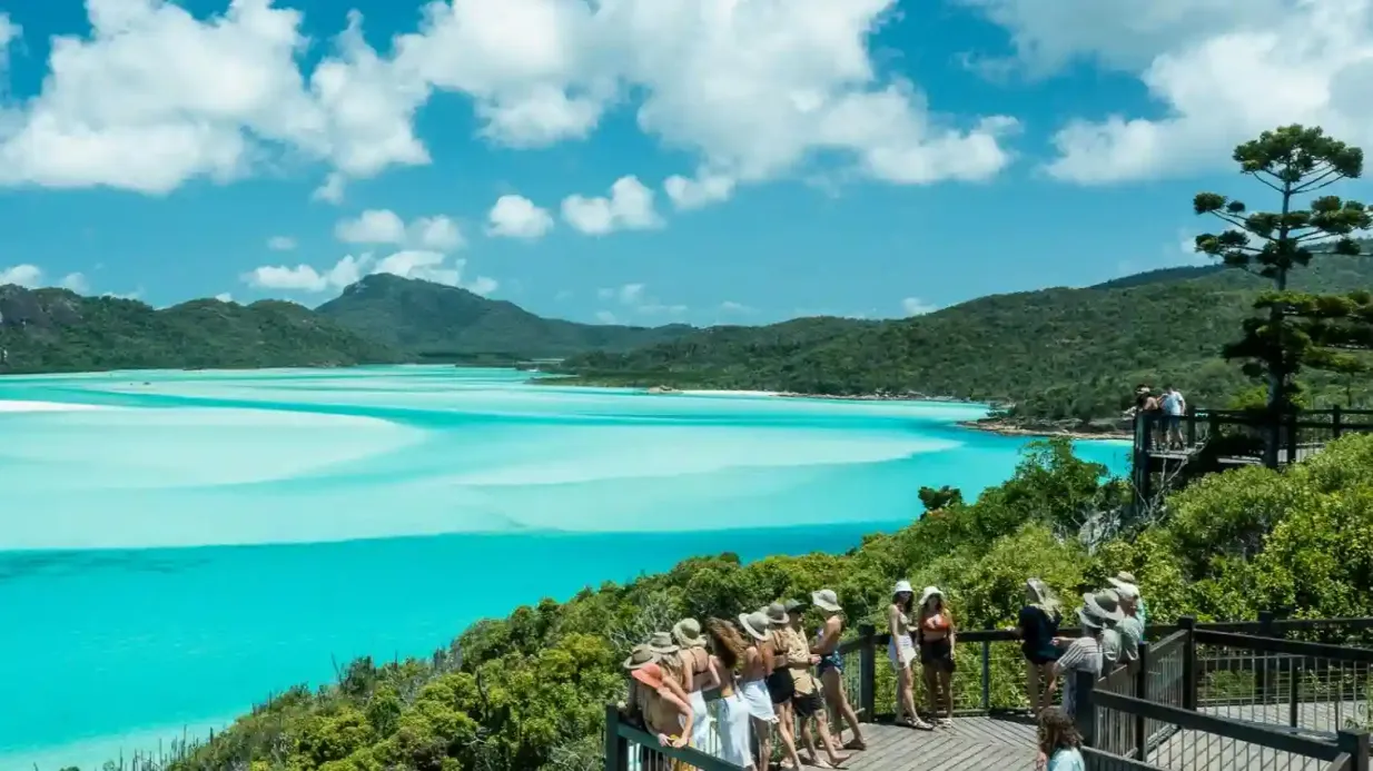 Îles Whitsunday : Croisière en catamaran depuis Airlie Beach + plongée en apnée + déjeuner Fournie par Cruise Whitsundays