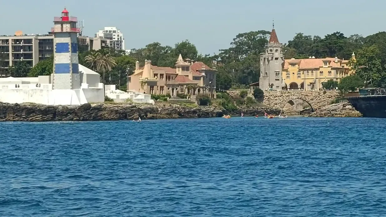 Cascais: Paseo en barco guiado + Bebidas