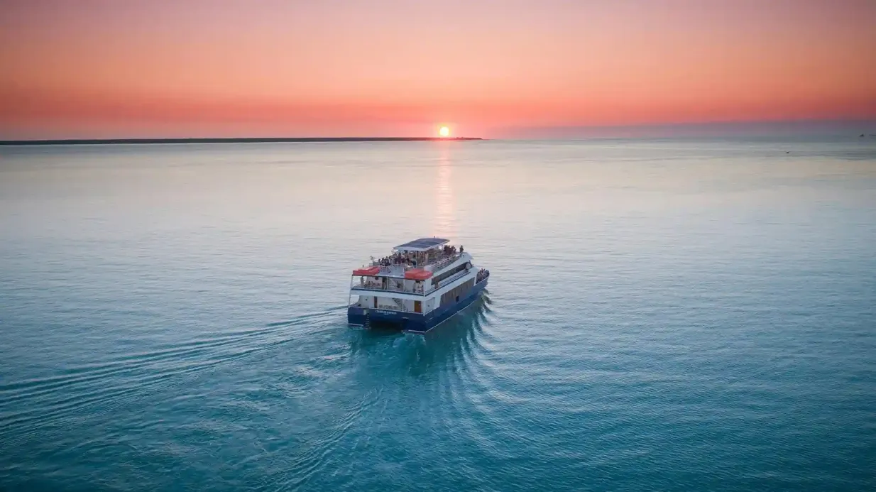 Port de Darwin : croisière au coucher du soleil + dîner buffet Fournie par Cruises Darwin