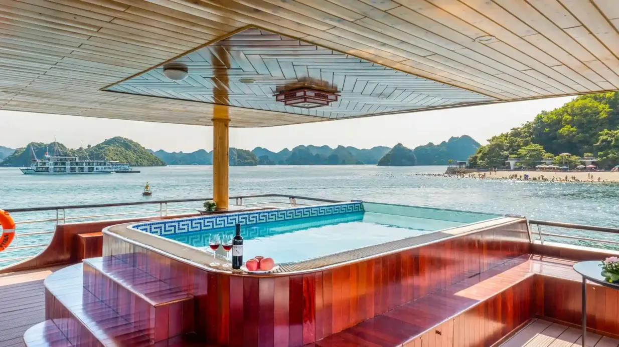 Ha Long Bucht: 5-Sterne Premium Bootstour + Buffet & Sonnenuntergangsparty + Optionaler Transfer Bereitgestellt von SST TRAVEL