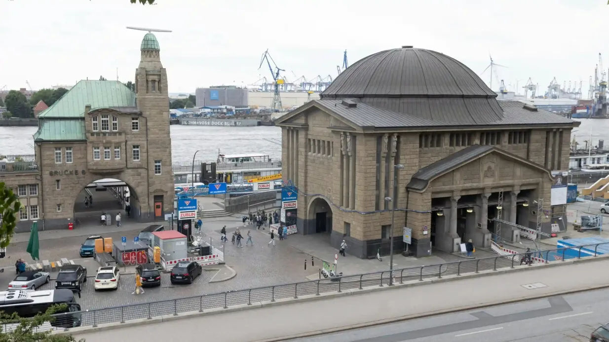 Hambourg : Visite en allemand de la façade du fleuve
