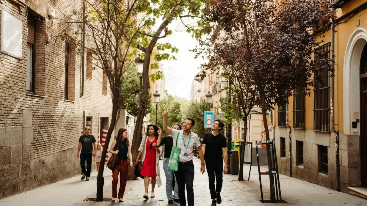 Madrid: Museo del Prado + Tour a piedi + Pranzo da Sobrino de Botín Fornito da Walks Agency Limited (EUR)
