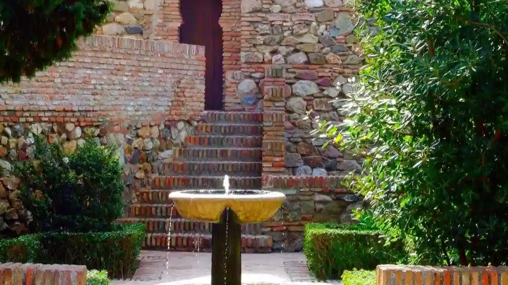 Malaga: Tour guidato del quartiere musulmano in spagnolo + ingresso alla Alcazaba salta la coda