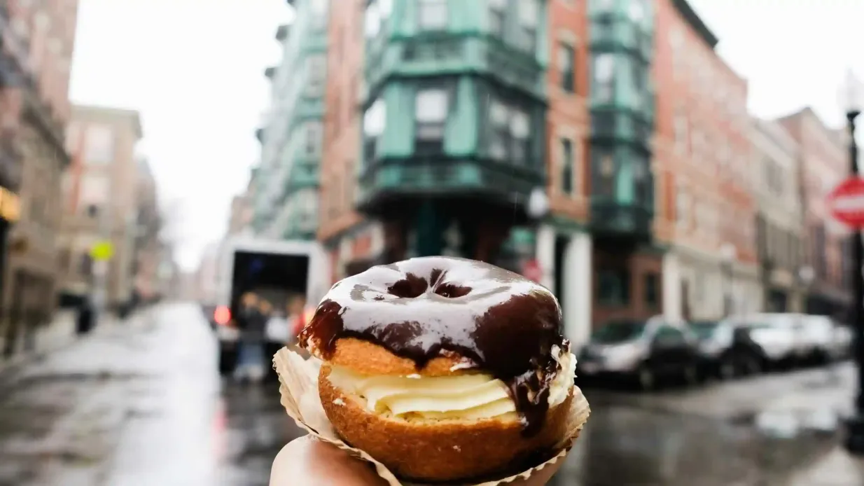Boston: Downtown Guided Donut Tour Provided by Underground Donut Tour