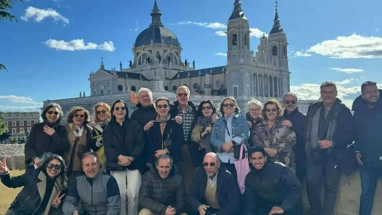 Madrid: Visita guiada em Tuk Tuk + Transfer de ida e volta