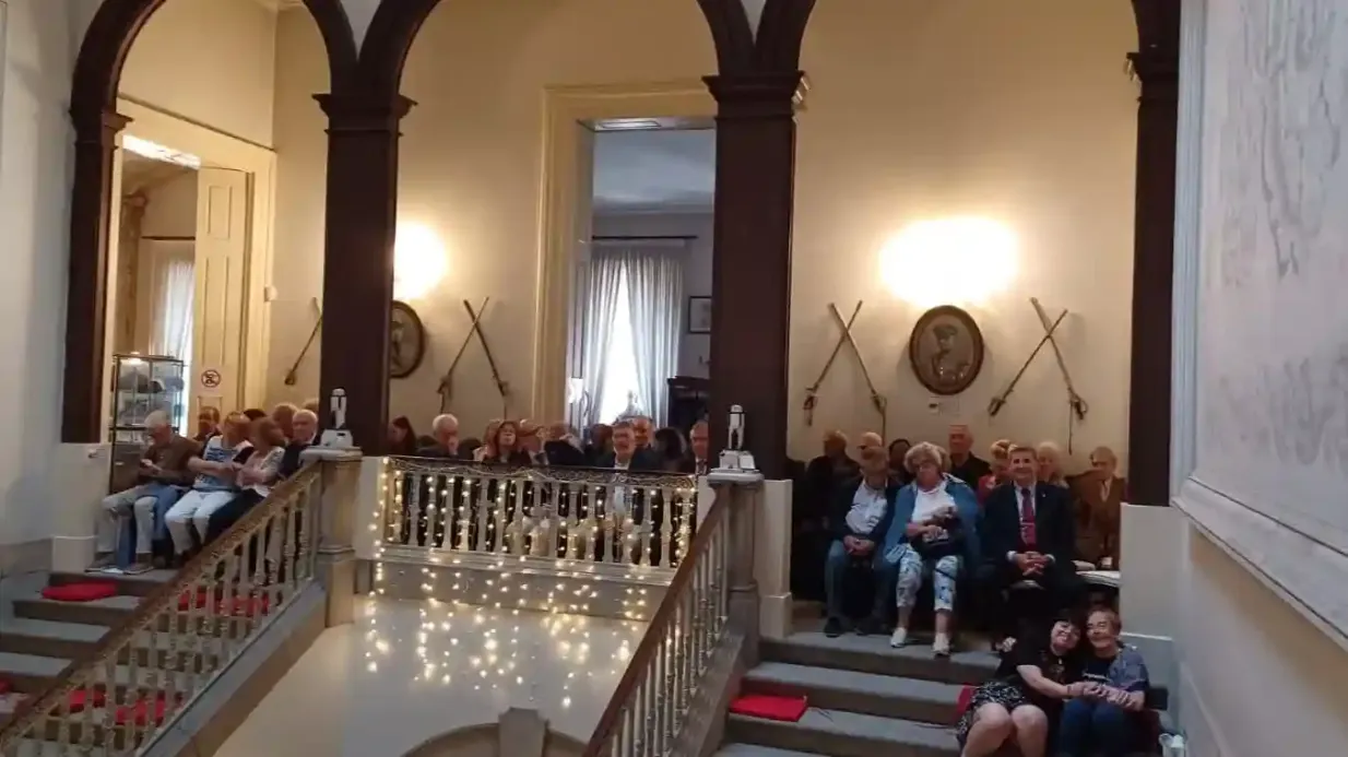 Palacio dos Viscondes de Pereira Machado: Spettacolo dal vivo di Fado in stile Coimbra + Drink