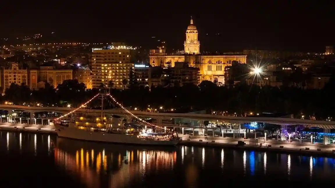 Malaga : Croisière nocturne en catamaran + boisson