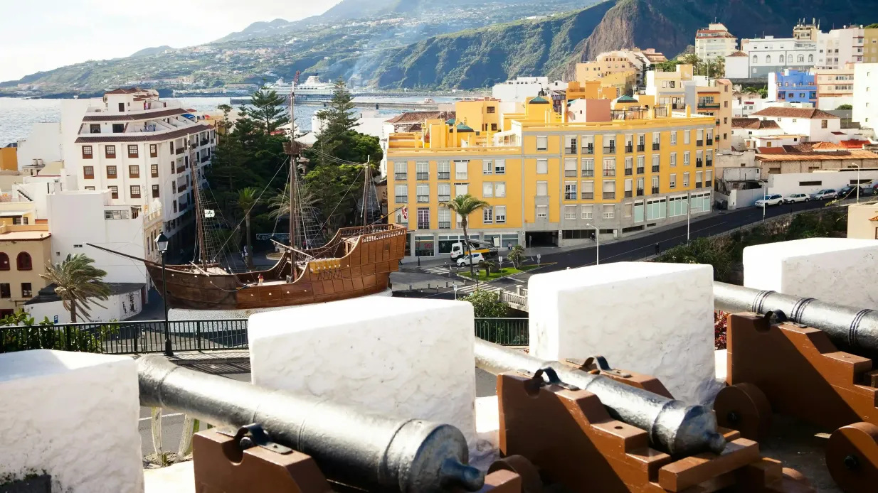 La Palma: Excursión guiada de un día en grupo reducido desde Tenerife + Comida + Paseo en barco Operado por Pool de Excursiones