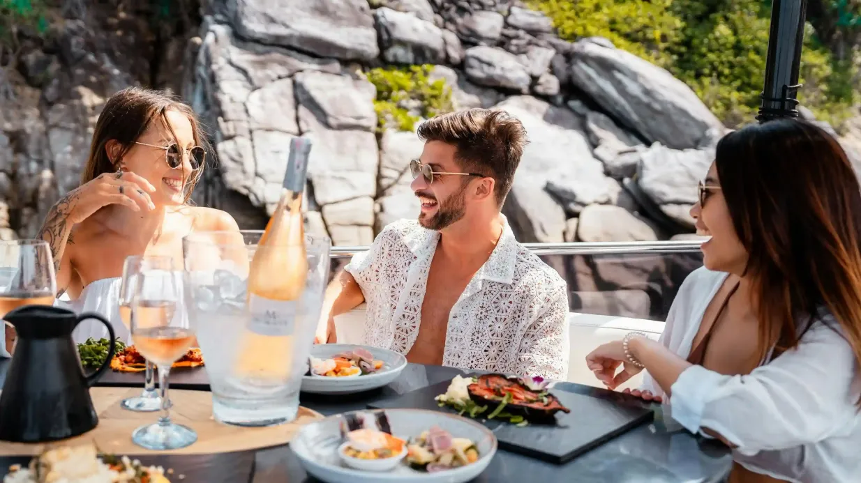 Isola di Koh Hong e Baia di Phang Nga: Tour in barca da Phuket + Pranzo e bevande