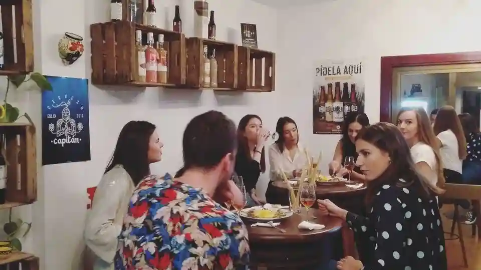 Córdoba: Degustação guiada de vinhos e tapas