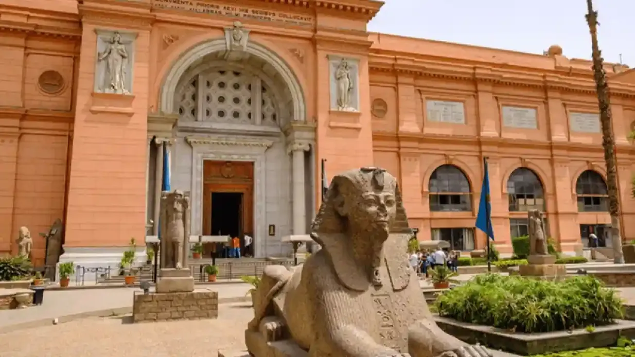 Museu Egípcio do Cairo, Pirâmides de Gizé e Esfinge: Visita guiada + Transfer + Almoço